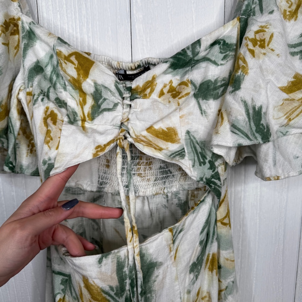 Zara floral print cut-out midi dress with a sweetheart neckline and side slits - Picture 6 of 9